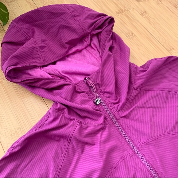 Lululemon In Flux Reversible Hooded Jacket, EUC! - Picture 4 of 12